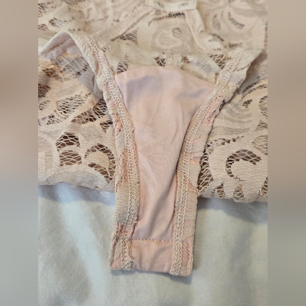 NWOT H&M GOLD LABEL Lace Long Sleeve Bodysuit - Peach. Size 2. - Picture 8 of 12
